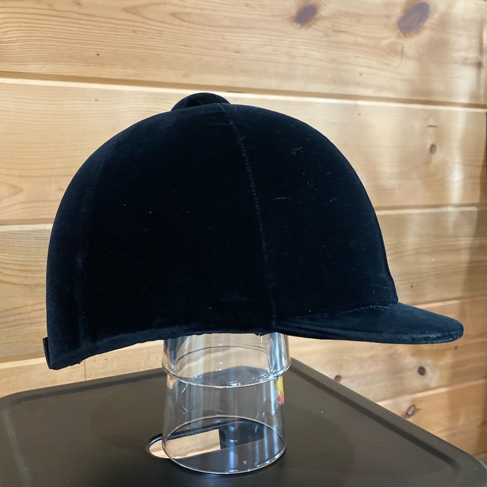 Schneider’s duratech black velvet hunt cap size 7 1/4 59